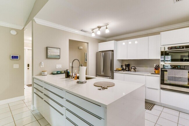 Foto del edificio - 1740 Shower Tree Way