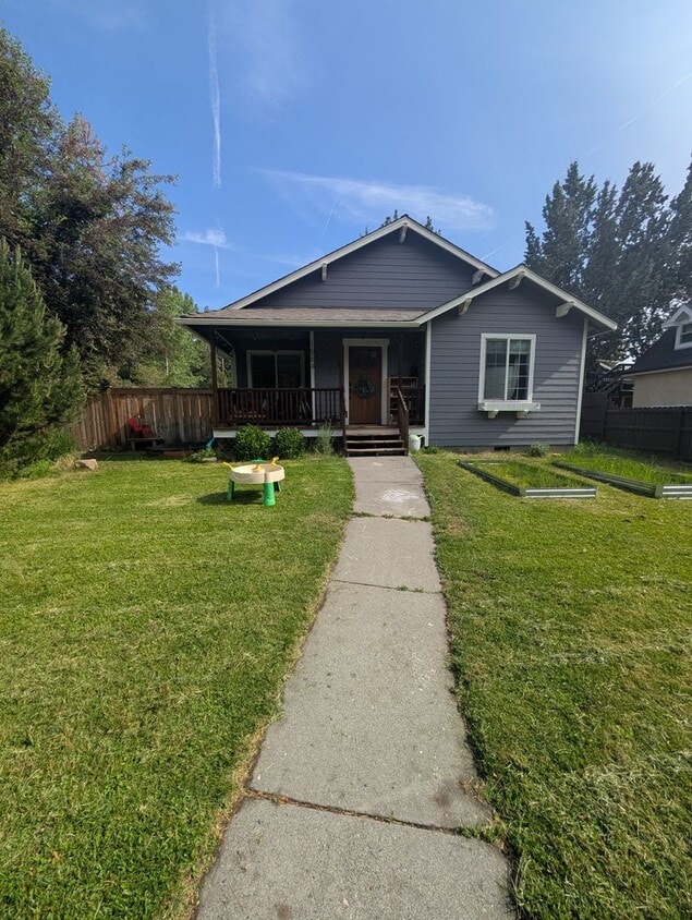 Primary Photo - Beautifully Remodeled 3 Bed/2 Bath on Bend...