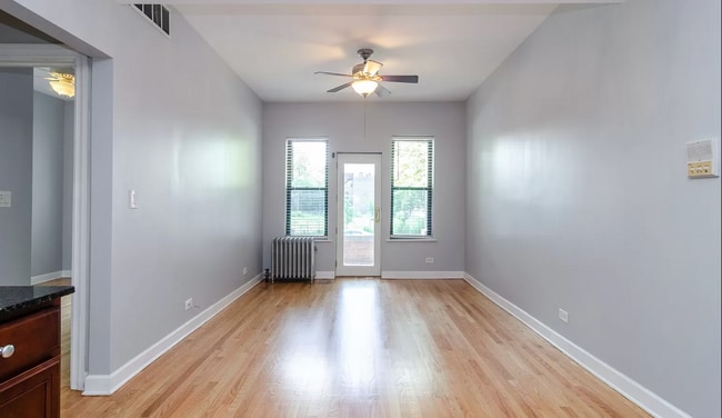 Building Photo - 5003 S Prairie Ave