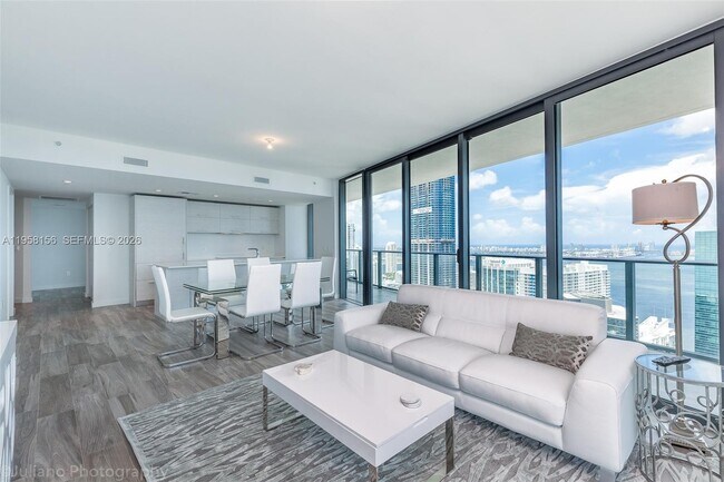 Foto del edificio - 1300 S Miami Ave