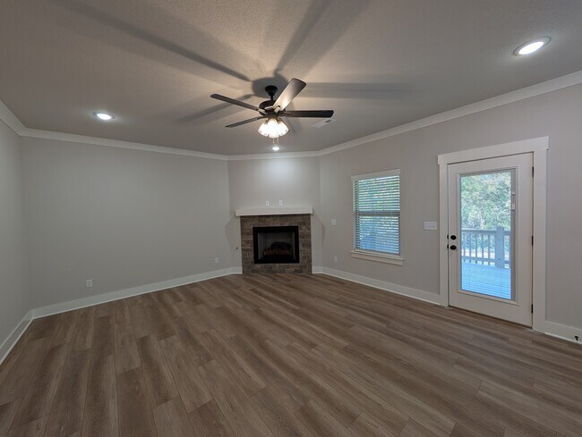 Building Photo - 22 Magrath Ln