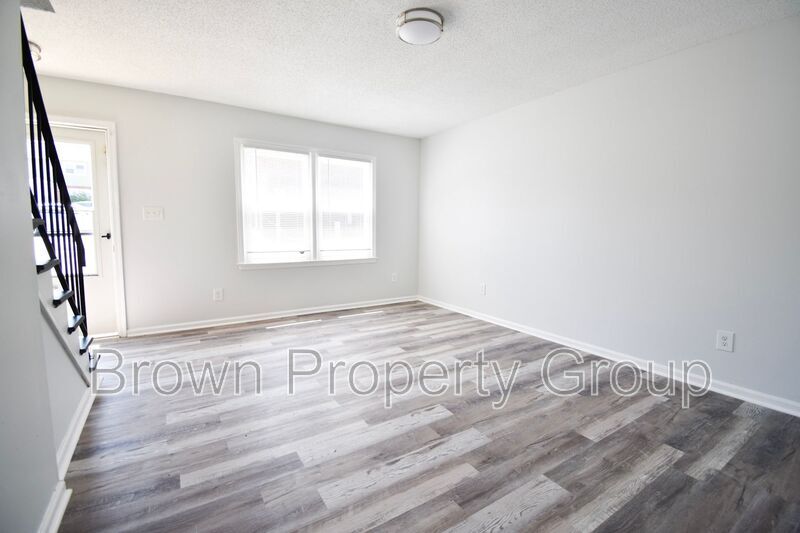 Building Photo - 2113 Grand Prix Dr