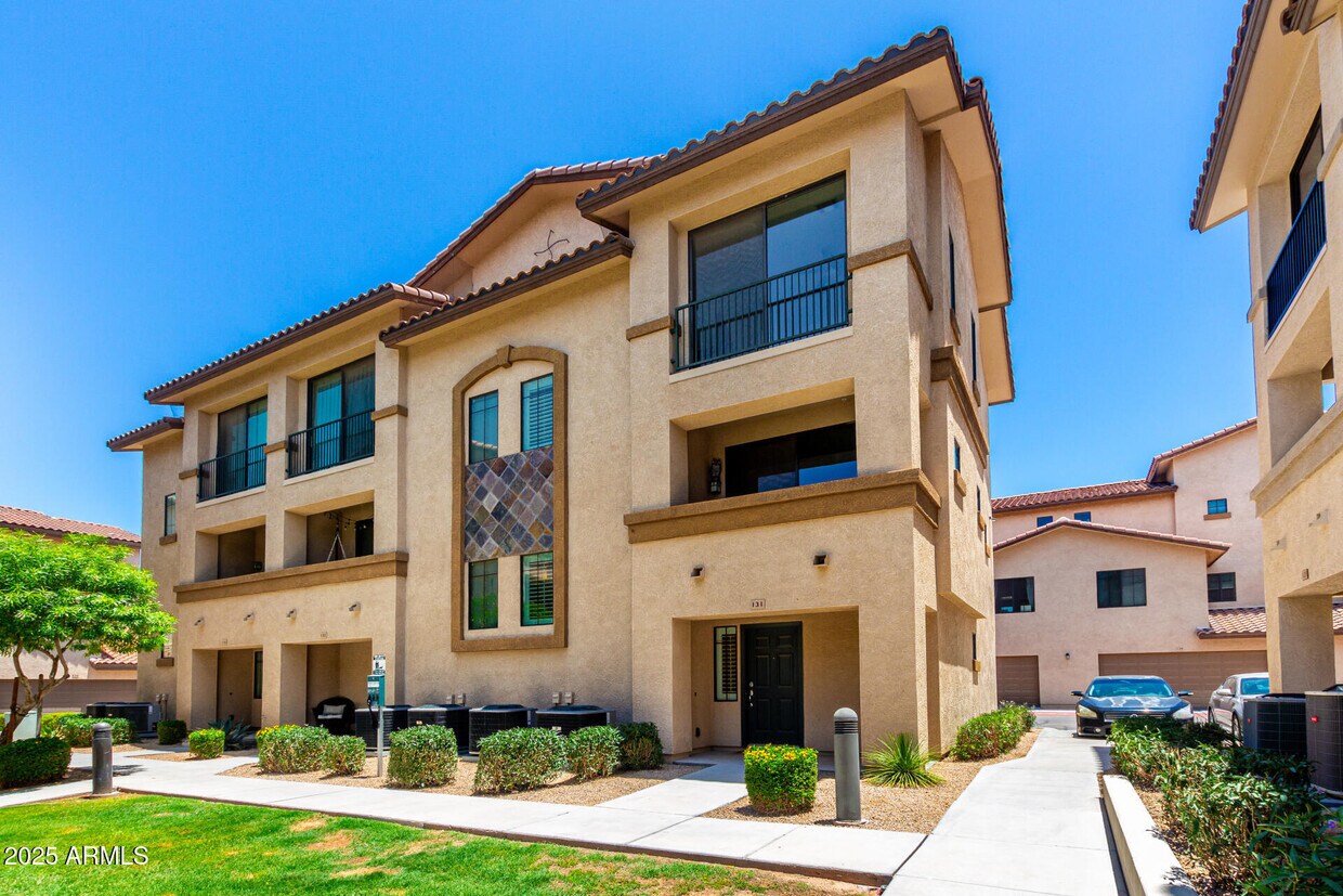 Foto principal - 2315 N 52nd St