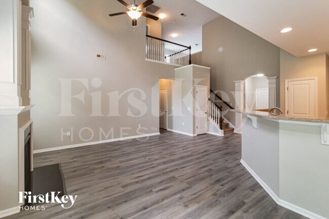Building Photo - 918 Laurel Oak Ln