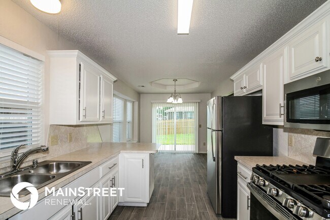 Building Photo - 8808 NW 85th Pl