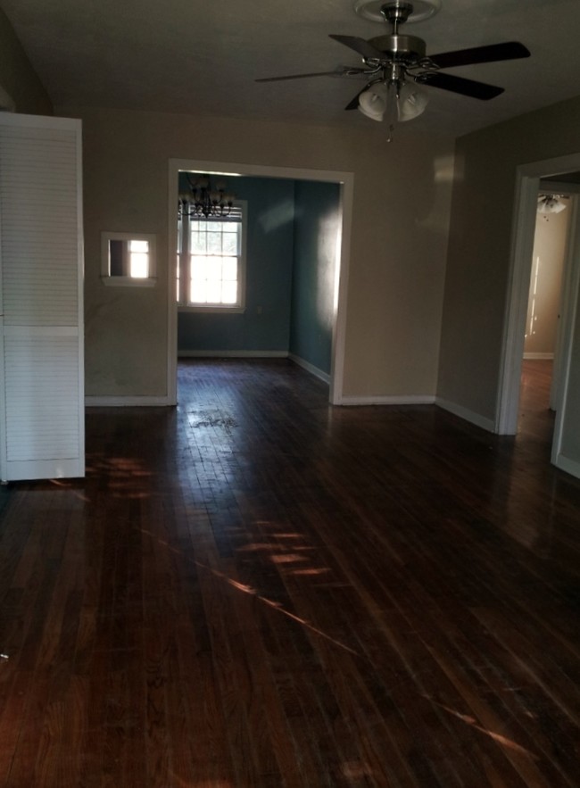 Building Photo - 109 S Monticello Dr