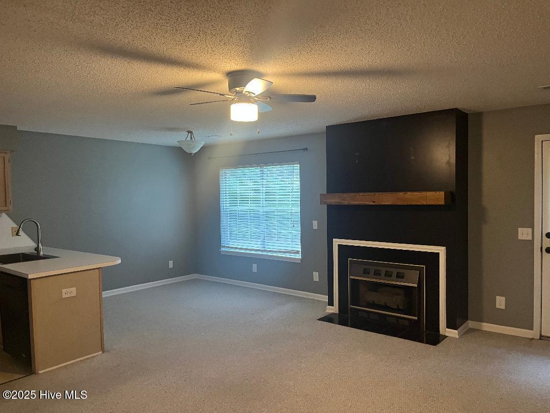 Building Photo - 2942 Mulberry Ln