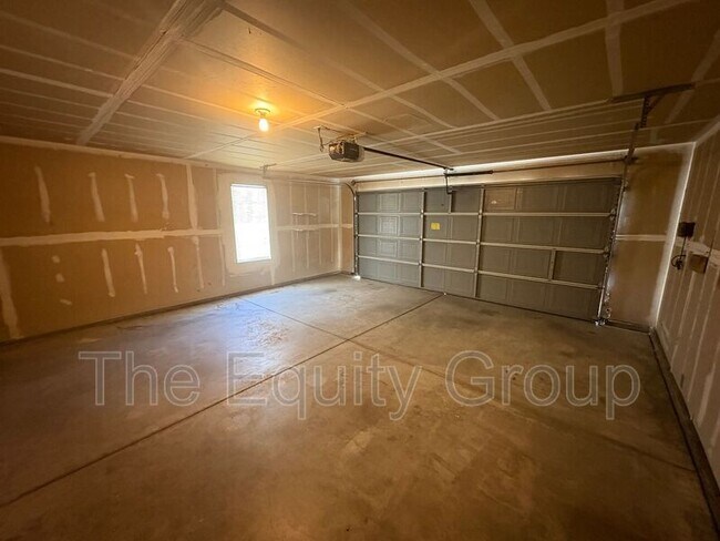 Building Photo - 5520 W La Vida Ct