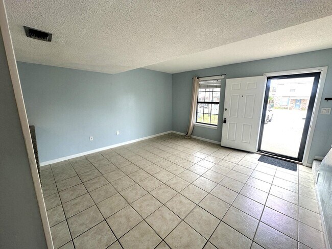 Foto del edificio - 413 Sea Rover Ln NW