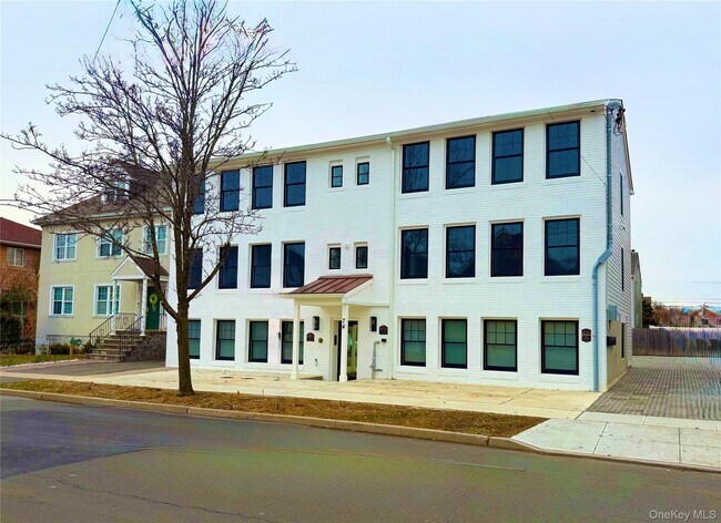 Foto del edificio - 74 Nelson Ave