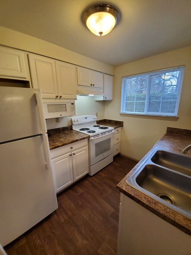 Breckenridge Apartments 2820 Tuscany Ln SW Tumwater, WA Apartments