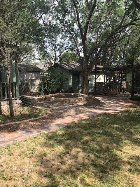 Building Photo - FURNISHED 2 BED 1 BATH