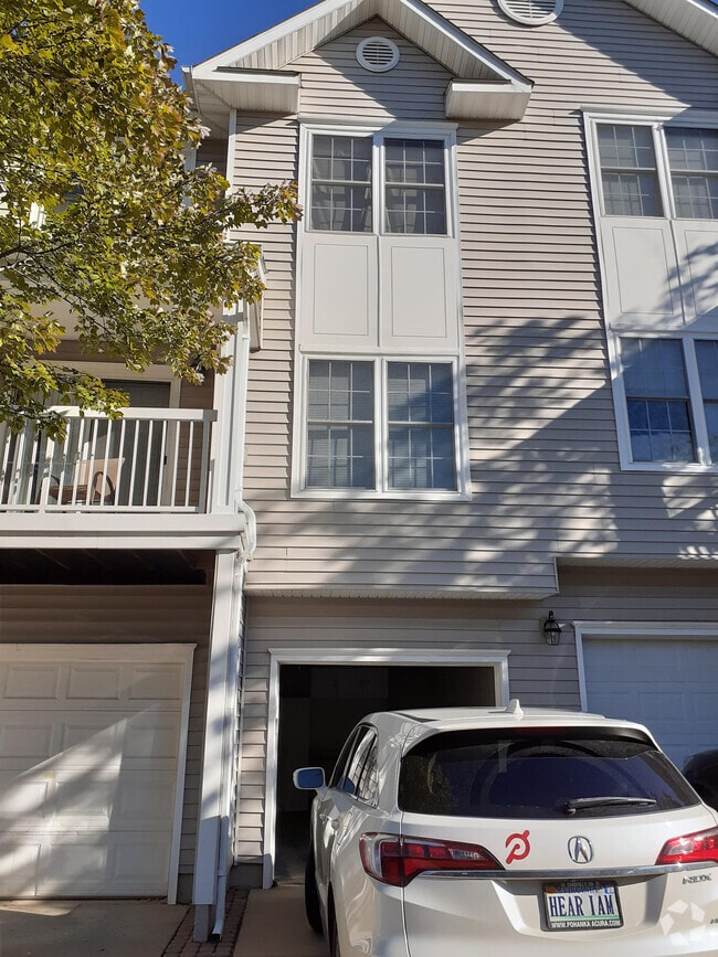 Building Photo - 12816 Fair Briar Ln