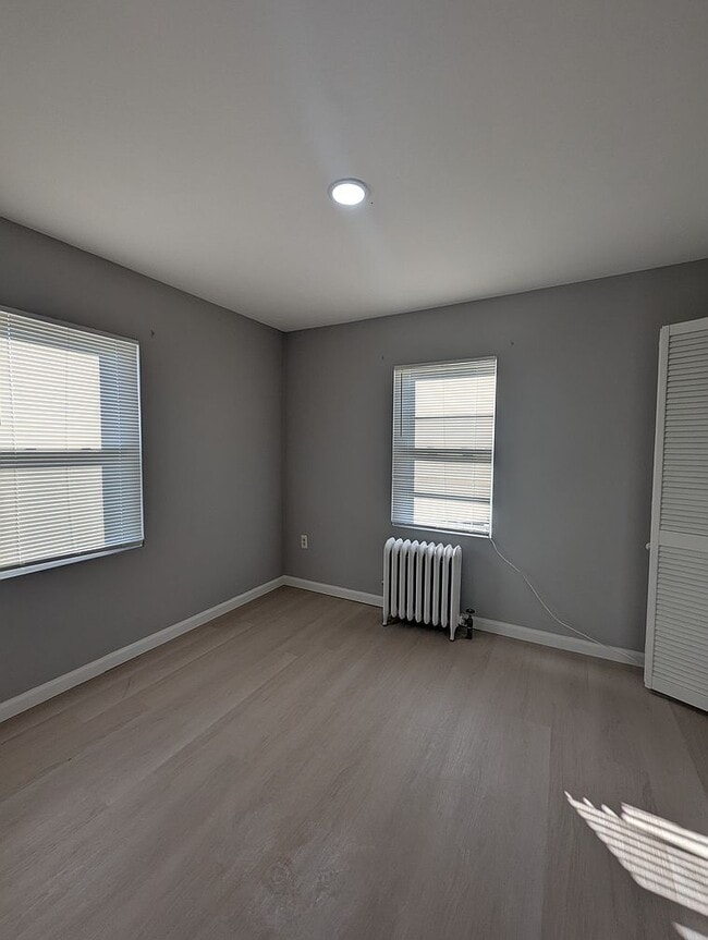 Foto del edificio - 517 W Curtis St