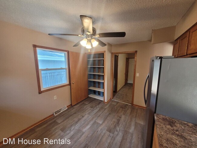 Building Photo - 3 br, 1 bath House - 2209 East 40th Street