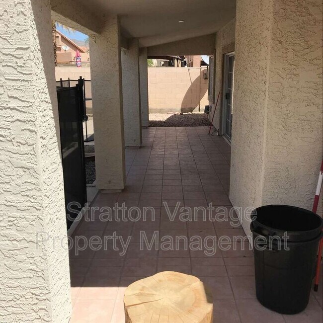 Foto del edificio - 16828 S 13th Way