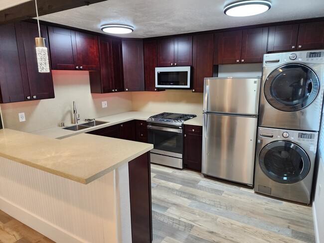 Foto del edificio - 3778 Keating St