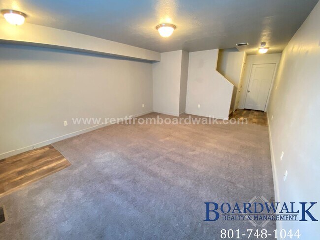 Foto del edificio - Beautiful 3 Bed Townhome In Herriman!