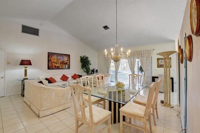 Foto del edificio - 9565 El Clair Ranch Rd