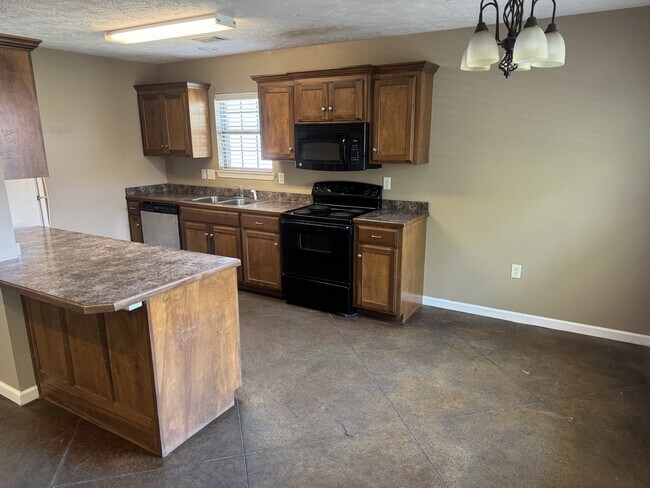 Building Photo - 2830 Longbow Ln