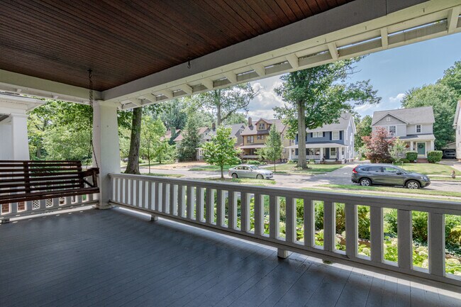 Foto del edificio - 2169 Briarwood Rd