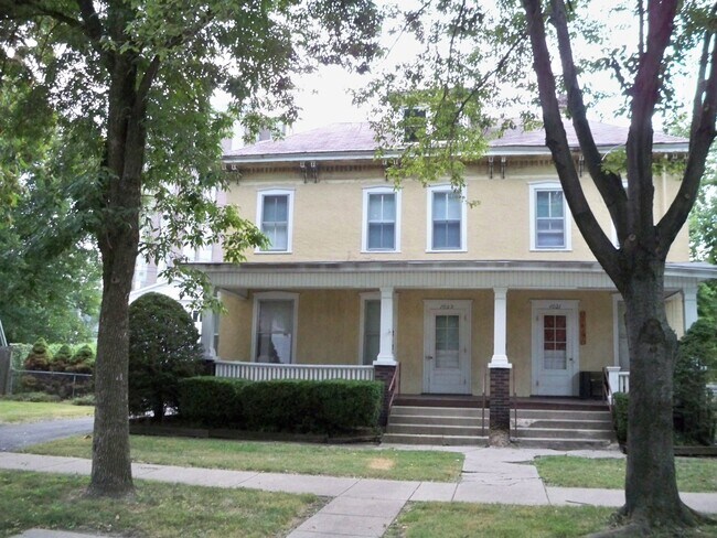 Foto del edificio - 1023 S College St