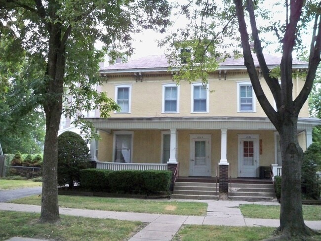 Building Photo - 1023 S College St