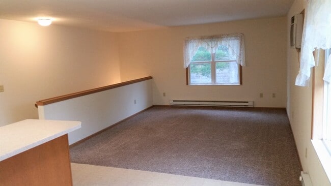 Building Photo - 625 Brooks Pl