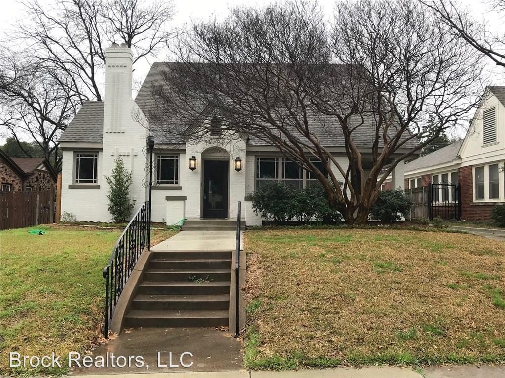 Primary Photo - 4 br, 3.5 bath House - 2725 6th Ave