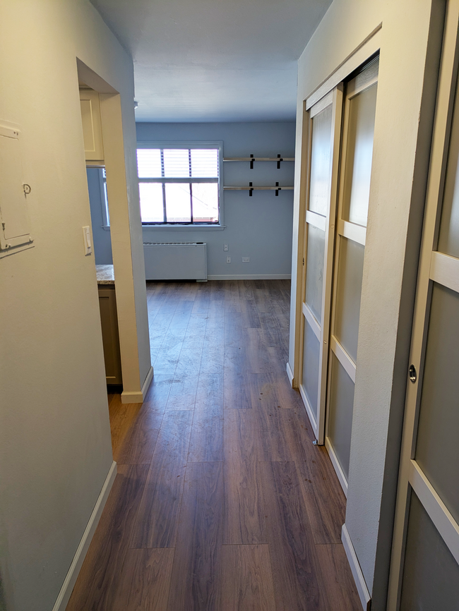 Hallway - 1260 York St