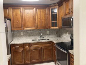 Building Photo - 10421 Mahogany Key Cir