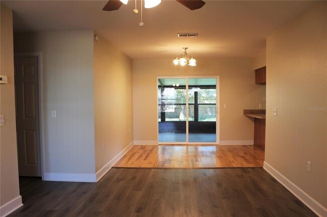 Building Photo - 1523 Edgewater Beach Dr