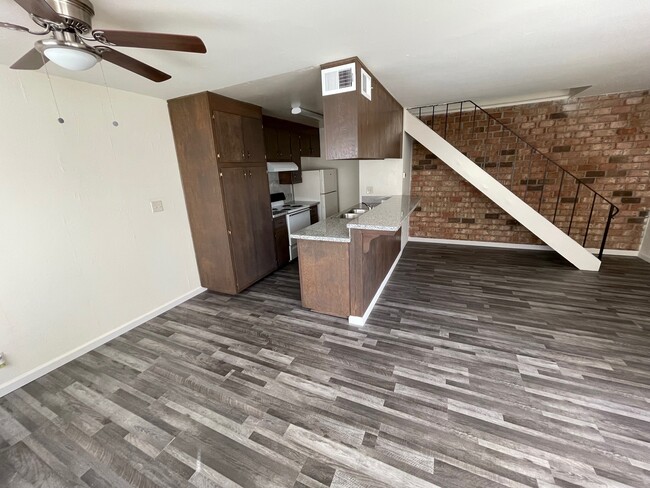 Foto del edificio - 7464 Franklin Blvd