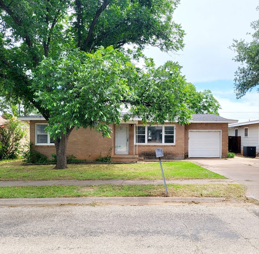 Foto principal - 3208 42nd St