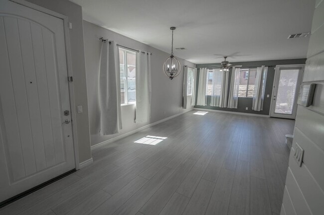 Building Photo - COMING SOON! Charming 3-Bedroom Townhome w...