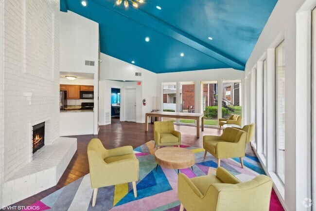 Building Photo - The Nova Apartments