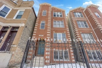 Building Photo - 2033 W Huron St