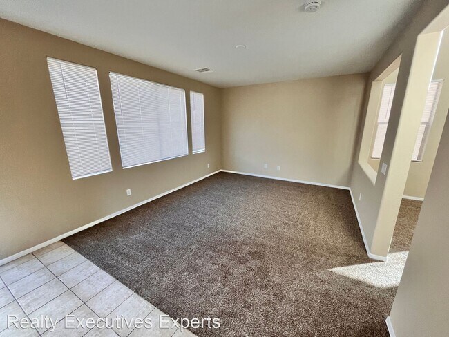 Building Photo - 4 br, 2.5 bath House - 1840 Hammer Ln