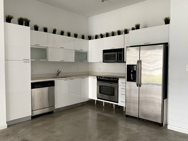 Photo - 234 NE 3rd St Townhome