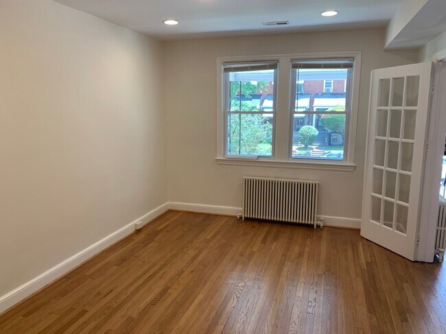 Foto del edificio - 1326 Holbrook Street, NE