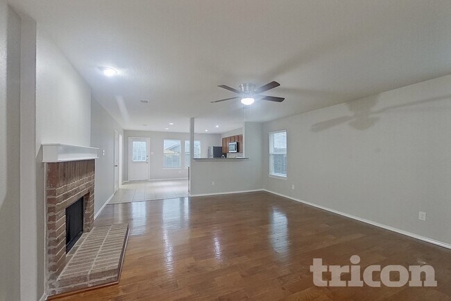 Foto del edificio - 429 Sandy Creek Dr