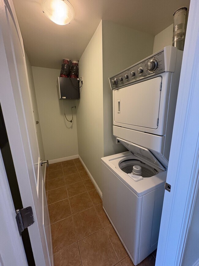 Laundry Room - 3150 Barrington St