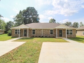 Building Photo - 19821 Shady Acres Cir