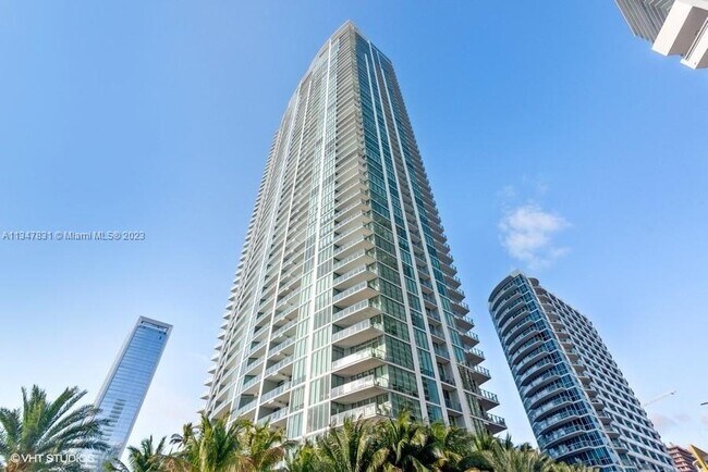 Building Photo - 2900 NE 7th Ave