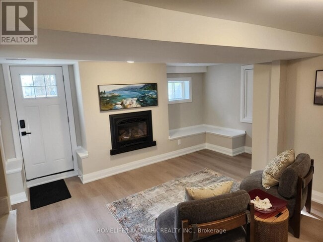 Building Photo - 452 D'Arcy St