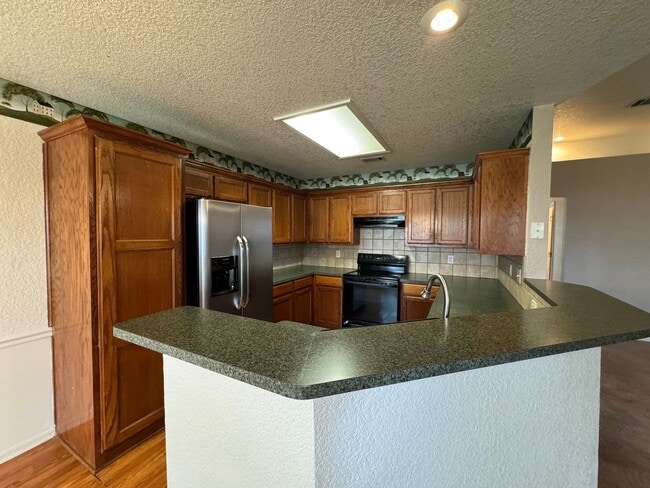 Building Photo - 4201 Lost Oak Dr