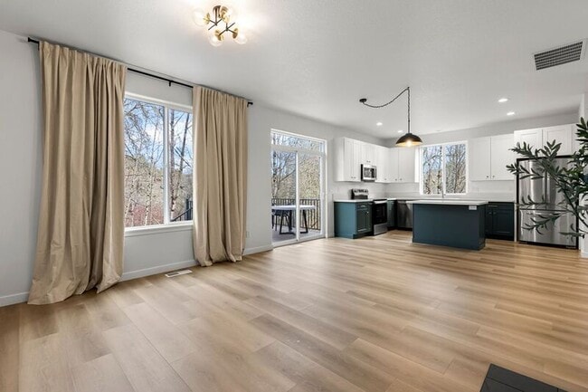 Building Photo - 3940 NW 148th Pl