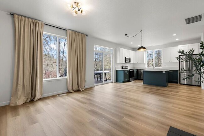 Foto del edificio - 3940 NW 148th Pl