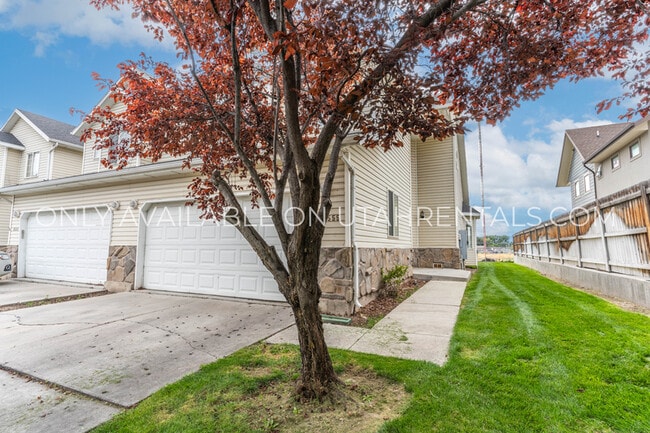 Building Photo - 1555 W Ln Ct