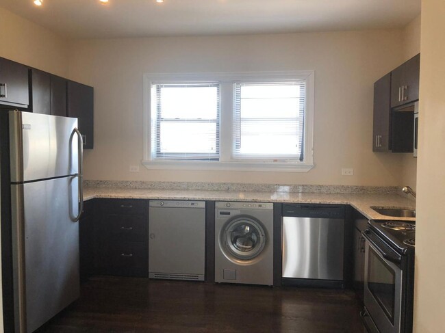 Foto del edificio - 1540 W Waveland Ave